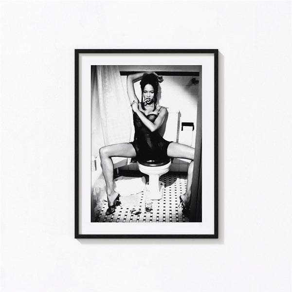 Naomi Campbell Shaving Print, Naomi Campbell Black and White Wall Art, Vintage Print, Photography Prints, Museum Quality Photo Art Print 1620779371