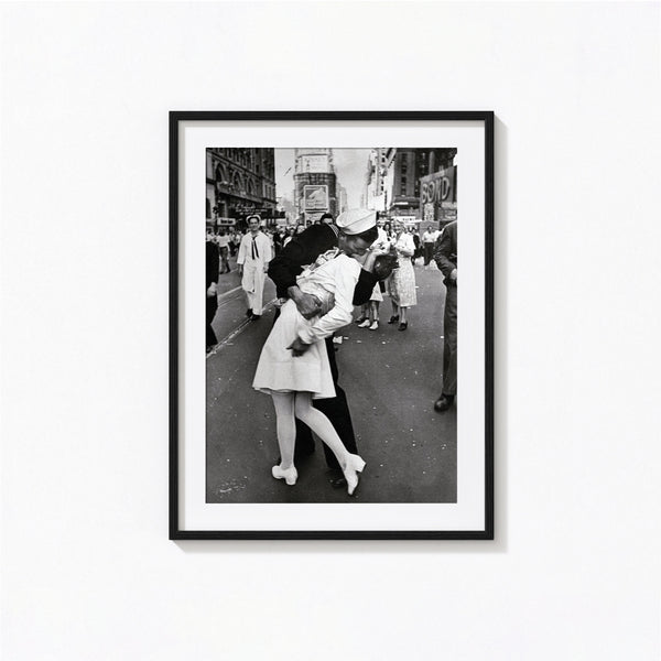 V-J Day in Times Square Print, V-J Day Kissing Black and White Wall Art, Vintage Print, Photography Prints, Museum Quality Photo Art Print 1606606096
